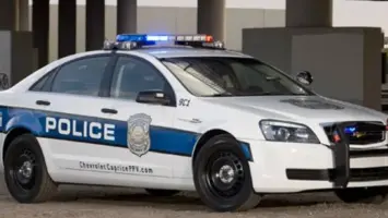 Police Patrol Attacked in Chicago; Officers Shoot Armed Woman