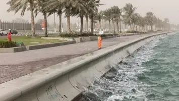 تحذير من الأرصاد: رياح قوية وأمواج عالية الليلة في البحر