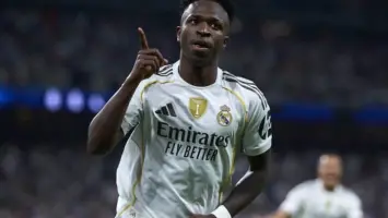 ريال مدريد يخطط لبيع فينيسيوس لتمويل صفقة هالاند