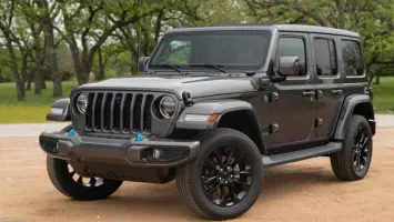 Jeep Wrangler 4xe Owners Stranded After Software Update Issues
