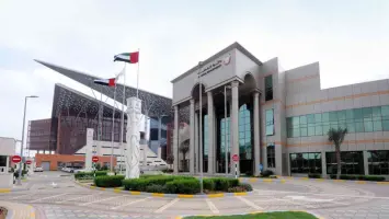 محكمة أبوظبي تُلزم شاباً بتعويض فتاة لنشر صورها دون إذن