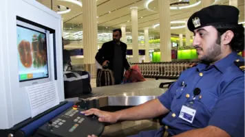 شرطة دبي تحبط محاولة هروب لصين بمبلغ 660 ألف درهم