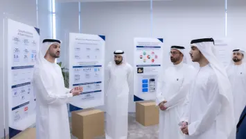 محمد بن راشد يزور بنك الإمارات دبي الوطني في دبي كوميرسيتي