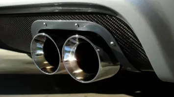 Dubai Police announce a 2000 dirham fine for excessive car noise