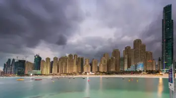 Clear and Humid Weather Expected in the UAE Tonight