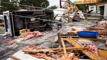 القنصلية السعودية في هيوستن تحذر مواطنيها من عاصفة قوية