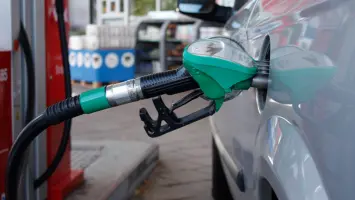 الإمارات تعلن عن أسعار الوقود الجديدة لشهر ديسمبر