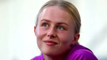 هانا هامبتون تفوز بجائزة أفضل حارسة مرمى «ذا بيست» لعام 2025 من فيفا