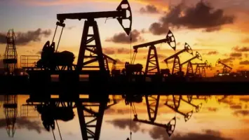 ارتفاع أسعار النفط بأكثر من 1% بعد تشديد العقوبات الأمريكية على فنزويلا