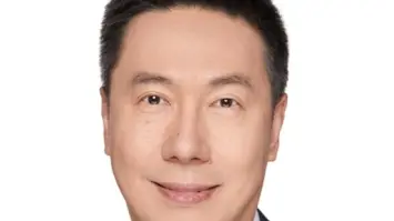 السفير الصيني الجديد يانغ شين يصل إلى الكويت ويؤكد تعزيز العلاقات الثنائية