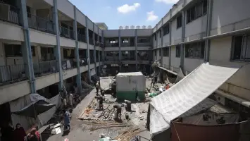 مقتل 6 من موظفي الأونروا في غارات إسرائيلية وسط قطاع غزة