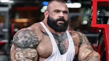 وفاة أضخم لاعب كمال أجسام في العالم أثر تعرضه إلى لأزمة قلبية مفاجئة