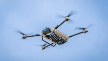 دبي: طائرات الدرون تقدم حلاً جديداً لتخفيف الازدحام المروري