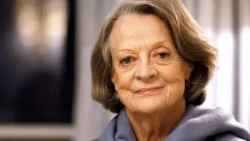 وفاة الممثلة ماجي سميث المعروفة بسلسلة أفلام هاري بوتر عن عمر 89 عام