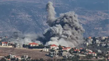 نزوح عشرات الآلاف من اللبنانيين من مناطقهم بسبب الهجمات الإسرائيلية