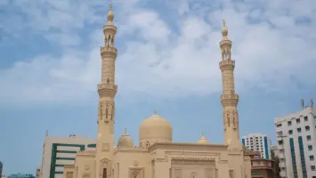 Sharjah Designates 93 Mosques to Offer Friday Sermons in Five Languages