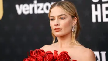 ظهور النجمة العالمية مارجوت روبي يثير الجدل بعد حملها.. بالصور