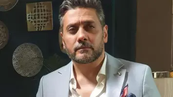 تامر فرج يثير الجدل علي مواقع التواصل الاجتماعي: "أبيع نفسي"