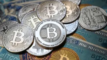 تداولات ترامب تعود إلي الأسواق من البيتكوين إلي البيزو المكسيكي