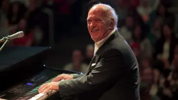 عمر خيرت يتألق في مهرجان الموسيقى العربية ويُبهر الجمهور بمقطوعات خالدة