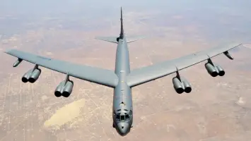 مع وصولها إلى منطقة الشرق الأوسط... ماذا نعرف عن قاذفة "بي-52" ؟