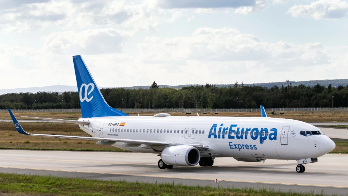 طائرة بوينغ 737 تابعة لشركة Air Europa