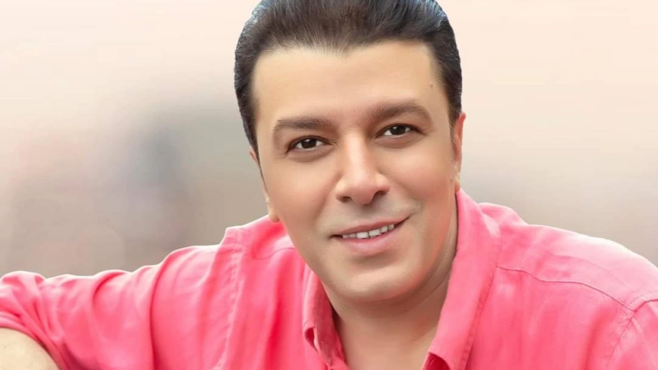 الفنان مصطفي كامل يكشف عن صفحات مزيفة تحمل اسم النقابة