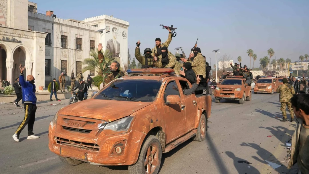 إيران تبدأ في إجلاء قادتها العسكريين وعناصرها الدبلوماسيين من سوريا
