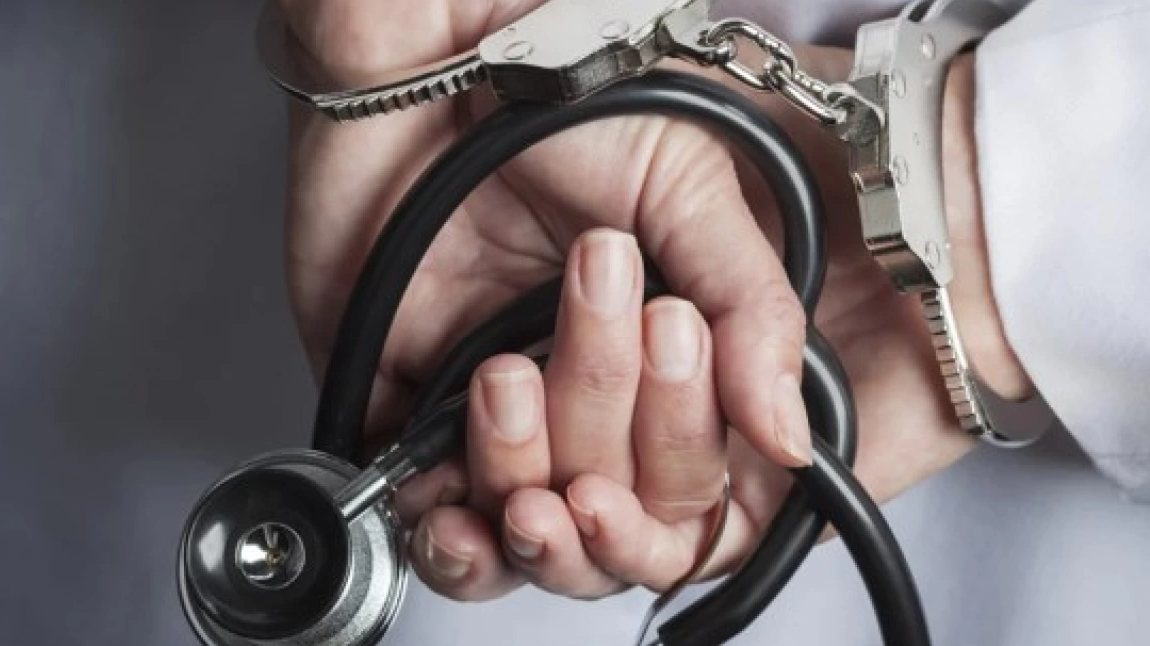 قانون جديد في مصر يثير الجدل... حبس الأطباء مقابل حقوق وتعويضات للمرضى
