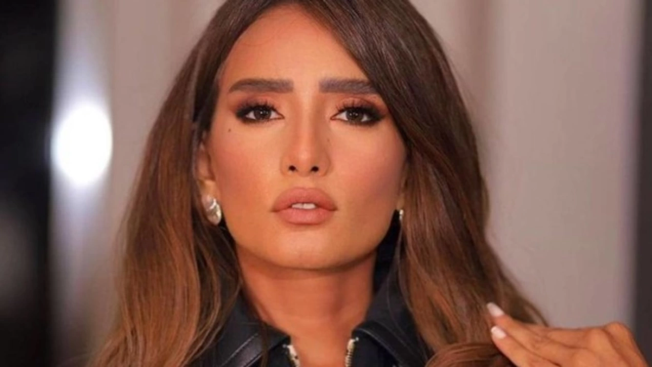الفنانة زينة: من السنة اللي جاية مش هبقى جنب الحيطة