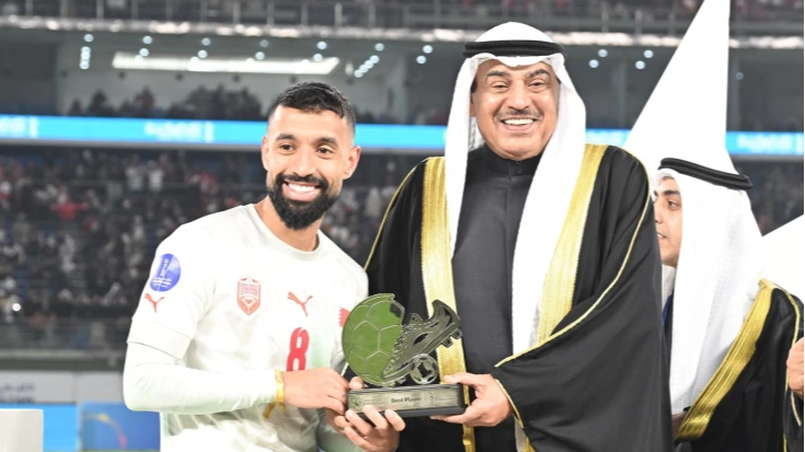 محمد مرهون يتألق ويتوج بلقب أفضل لاعب وهداف في كأس خليجي 26 مع البحرين