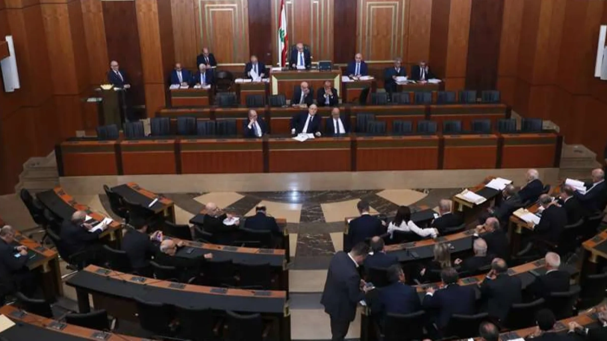 جلسة انتخاب الرئيس اللبناني تتحول إلى مشادات وشتائم متبادلة
