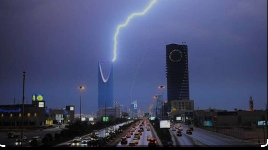 السعودية.. بيان عاجل من الأرصاد يحذر من طقس الإثنين والظواهر الجوية المرتقبة