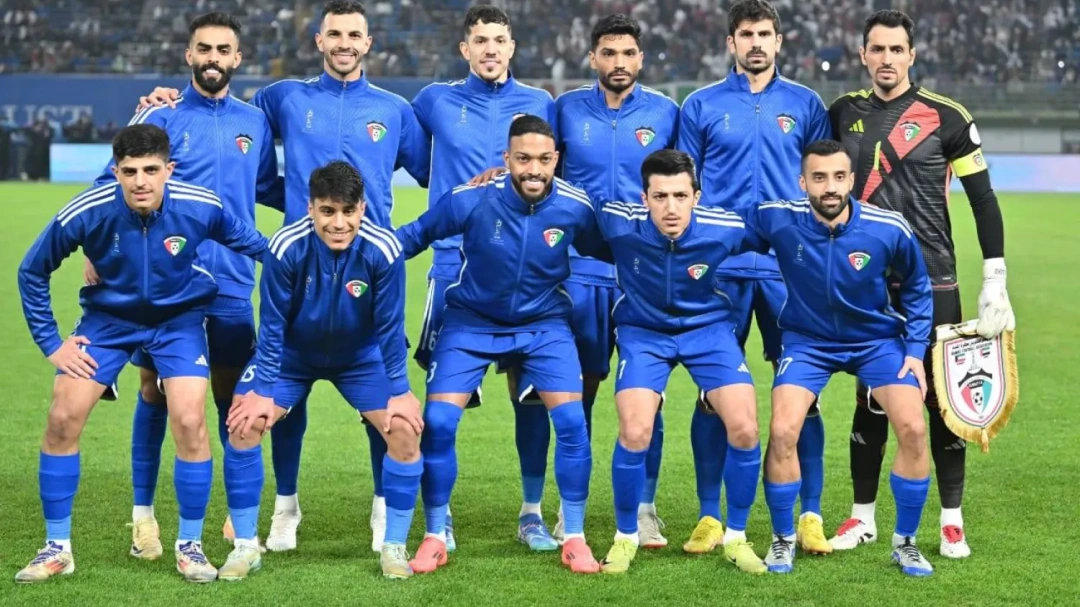 منتخب الكويت لكرة القدم يغادر إلى دبي للدخول في معسكر تدريبي استعداداً للتصفيات المؤهلة لكأس العالم 2026