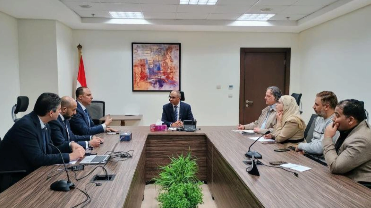 نائب وزير الإسكان يلتقي بشركة عالمية لتعزيز الحلول الذكية في مشروعات المياه والصرف