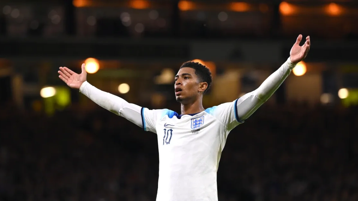 بيلينغهام يتألق مع المنتخب الإنجليزي بعد استدعاء صديق طفولته مورغان روجرز