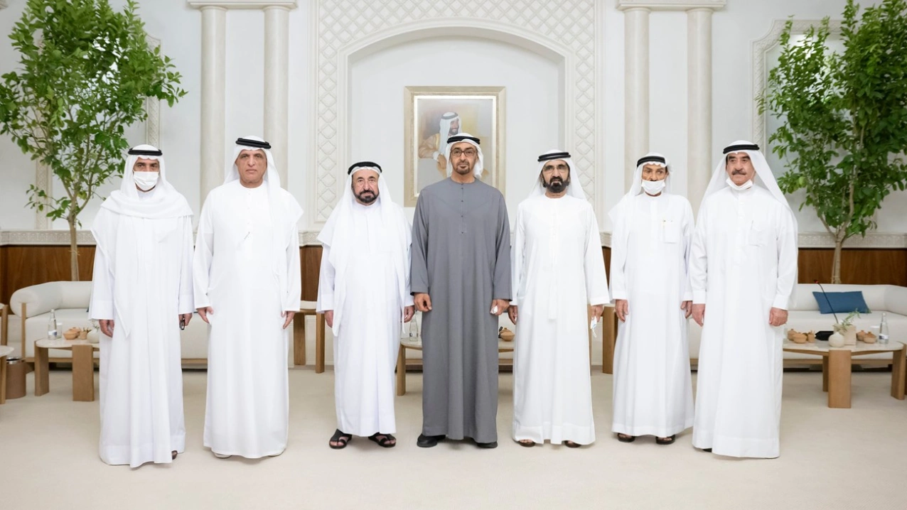 أمراء الإمارات يؤدون صلاة عيد الفطر المبارك في مساجد مختلفة