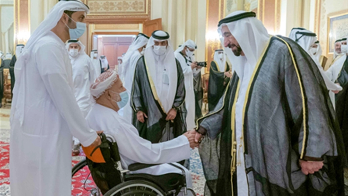 الشيخ سلطان يستقبل المهنئين بعيد الفطر السعيد في قصر البديع