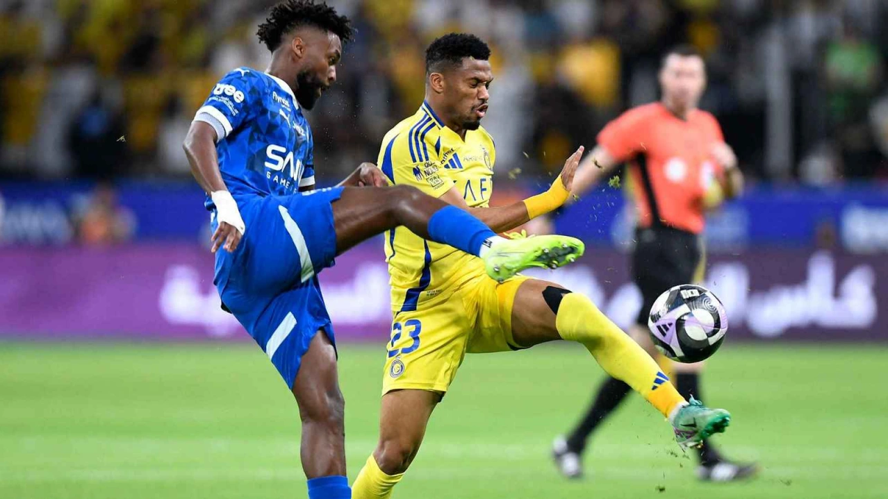 خبير تحكيمي يحلل أبرز الأخطاء في مباراة الهلال والنصر