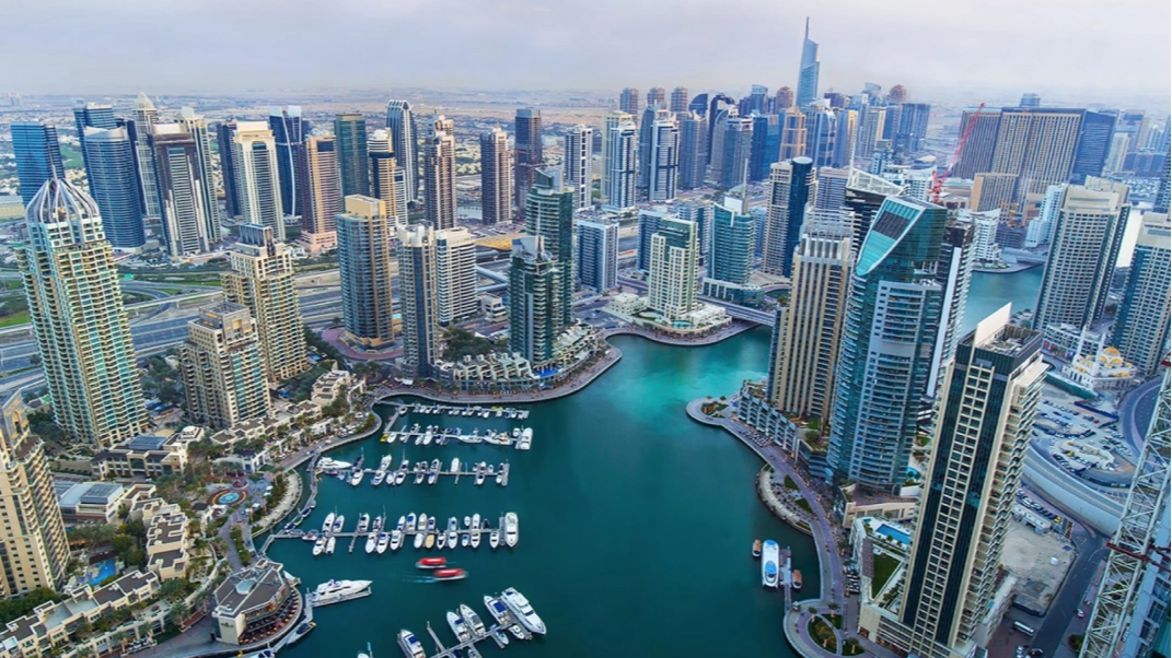 الهيئة الوطنية لحقوق الإنسان تنظم زيارة ميدانية لسكنات العمال في دبي