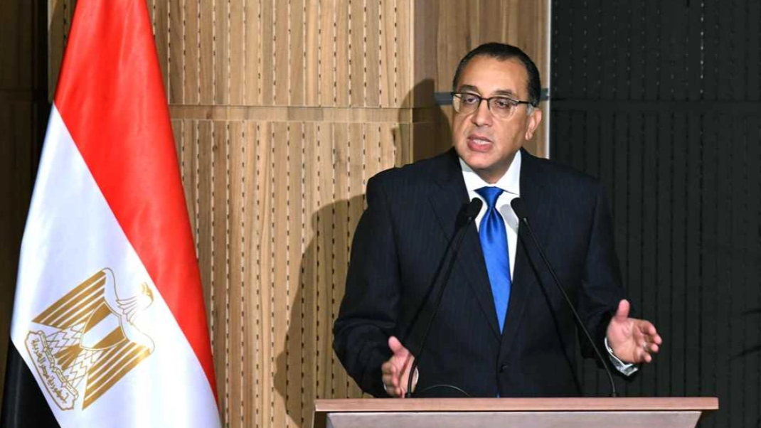 مدبولي يوضح أسباب اختيار يوم الجمعة لزيادة أسعار الوقود