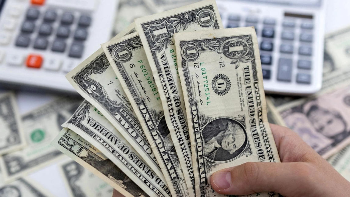 استقرار سعر الدولار الأمريكي مقابل الجنيه المصري بعد انخفاض طفيف