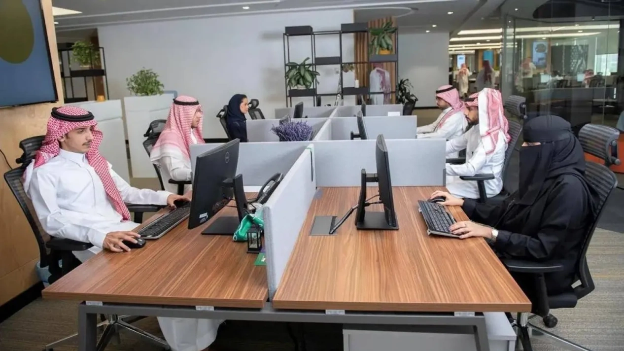 السعودية تعلن عن 30 وظيفة للمصريين: تفاصيل وشروط العمل