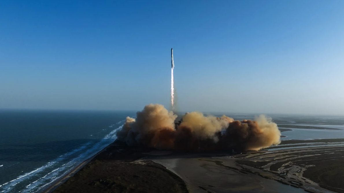 SpaceX's Starship Launch Unravels Amidst Control Issues