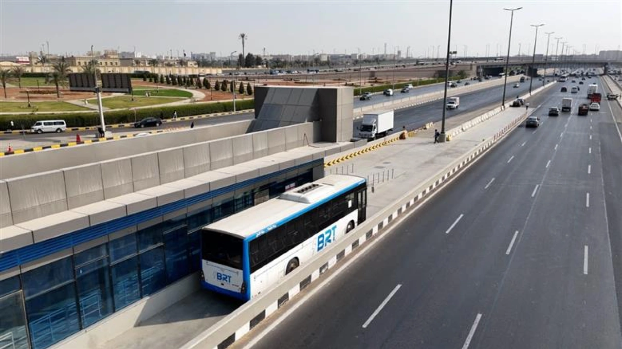 مصر.. انطلاق الأتوبيس الترددي وسط إقبال واسع بعد التشغيل الفعلي