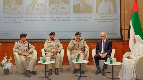 مجلس شرطة الشارقة يناقش المبادرات الخدمية لتعزيز الأداء