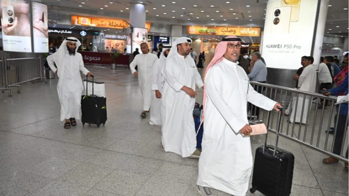 عودة طلائع حجاج الكويت بعد أداء مناسك الحج