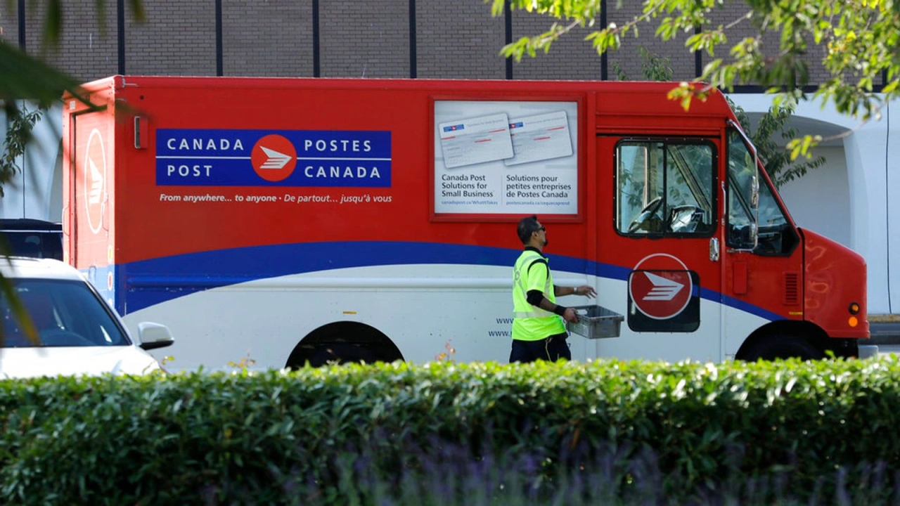 Canadians Oppose Privatizing Canada Post, Favor Operational Changes