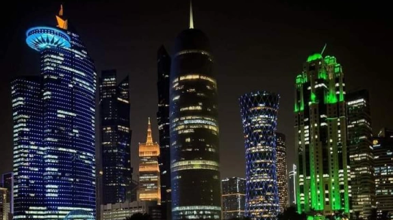انفجارات تُسمع في سماء العاصمة القطرية الدوحة