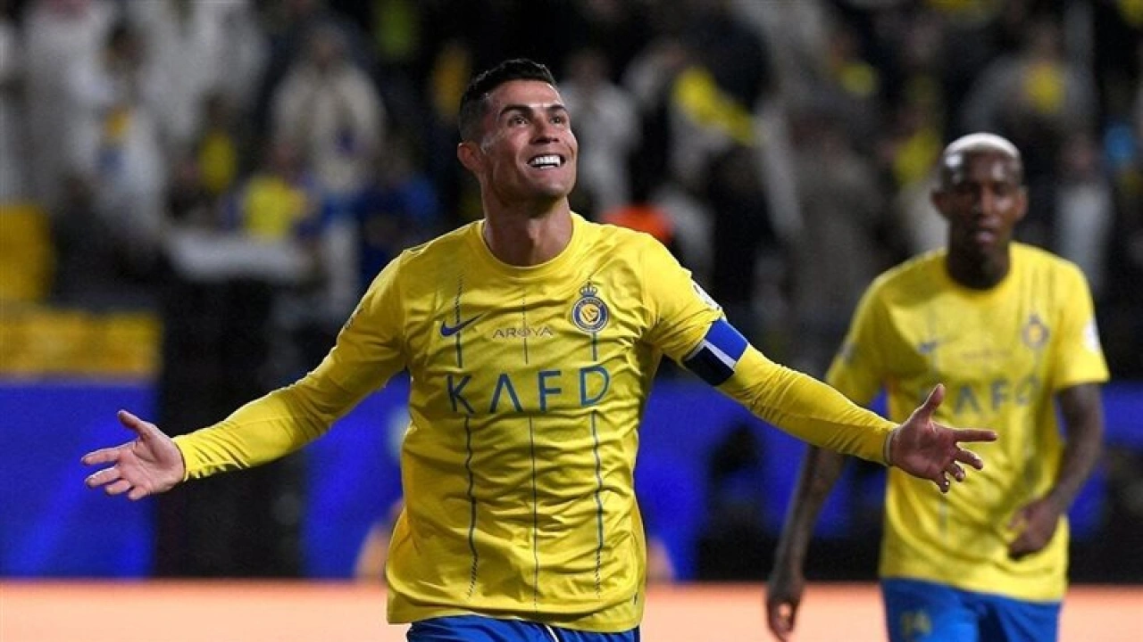 النصر يمدد عقد كريستيانو رونالدو حتى عام 2027